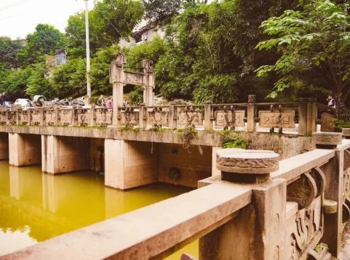 磁器口古镇金碧桥