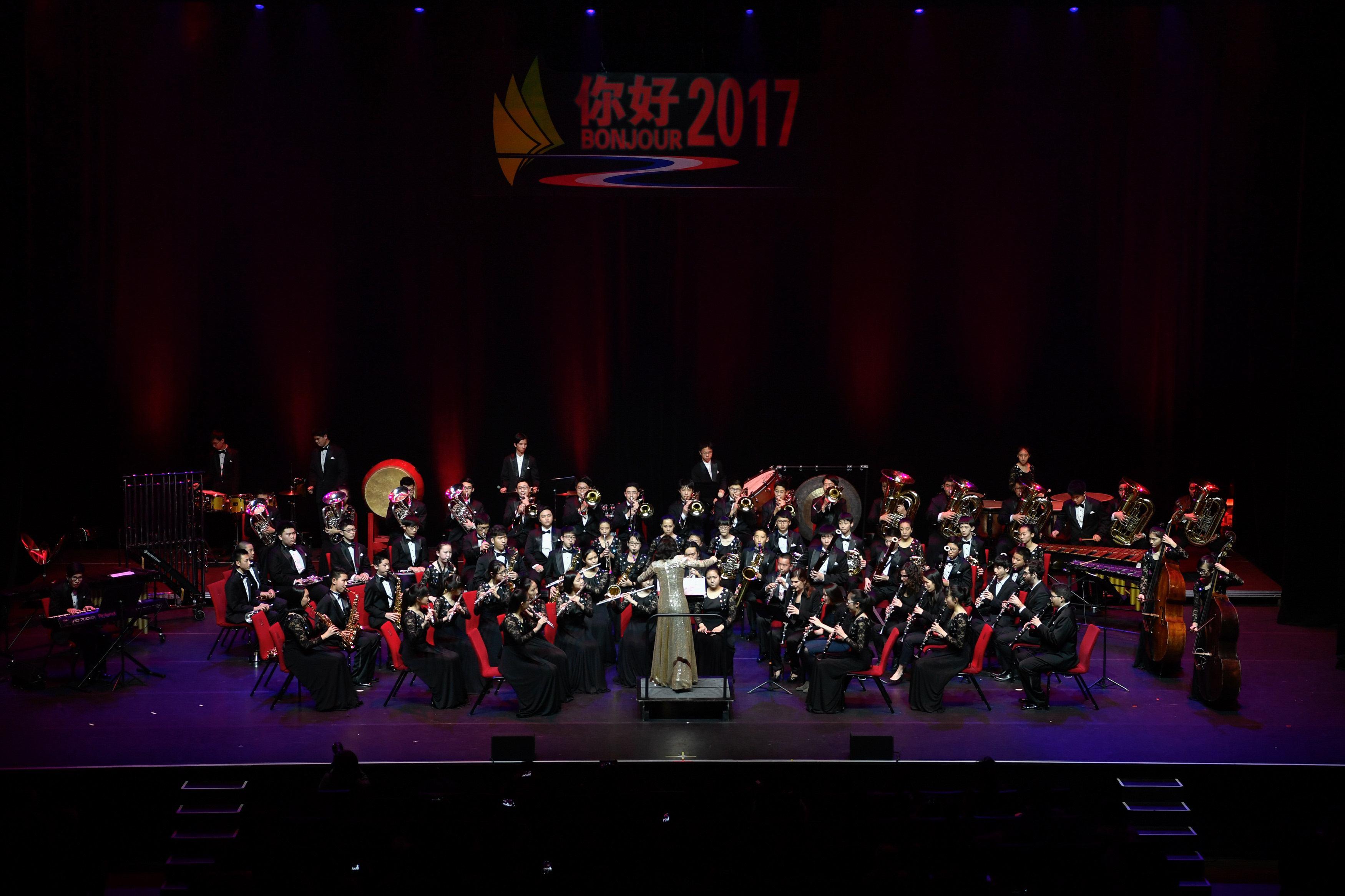 这场别开生面的音乐会由300多名小学生组成 超燃！ _中国政协_中国