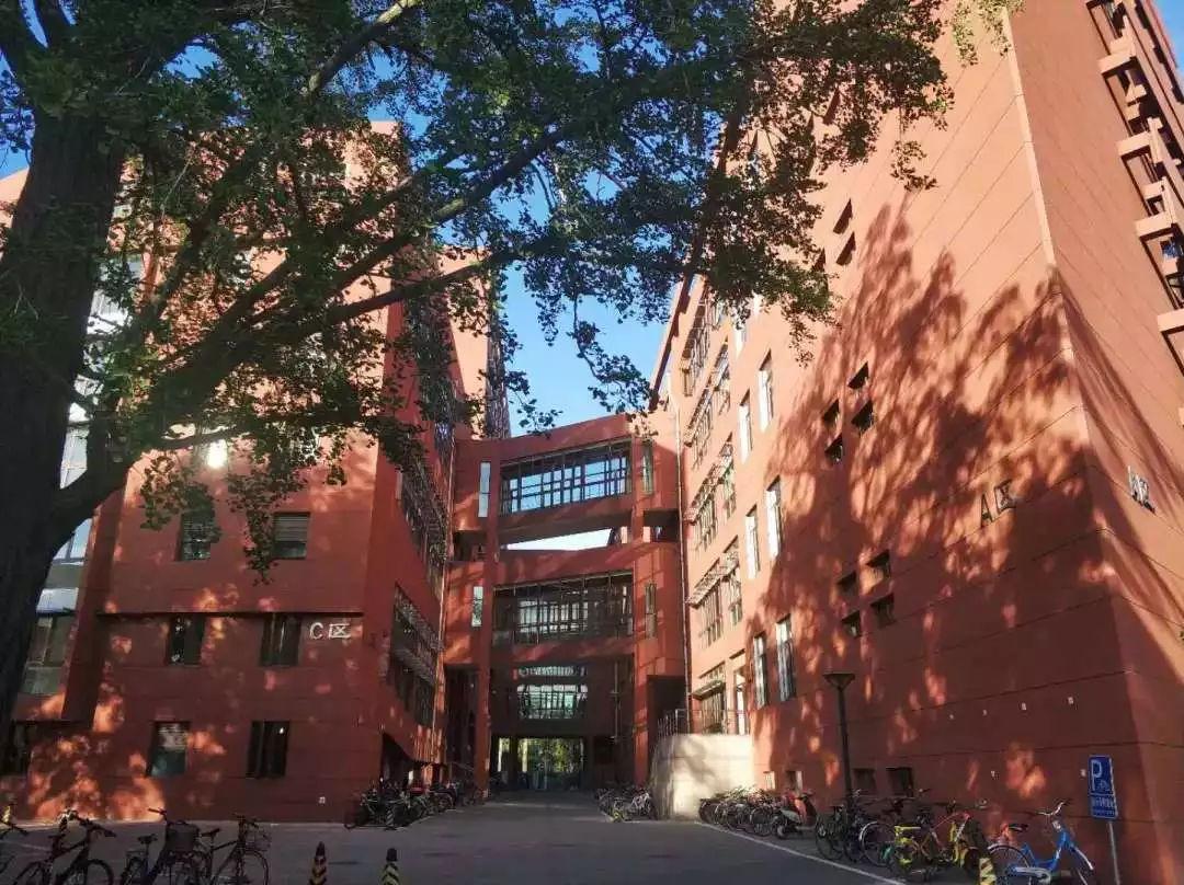 清华大学第四教学楼室内空间改造 / 清华大学美术学院 | 特来设计