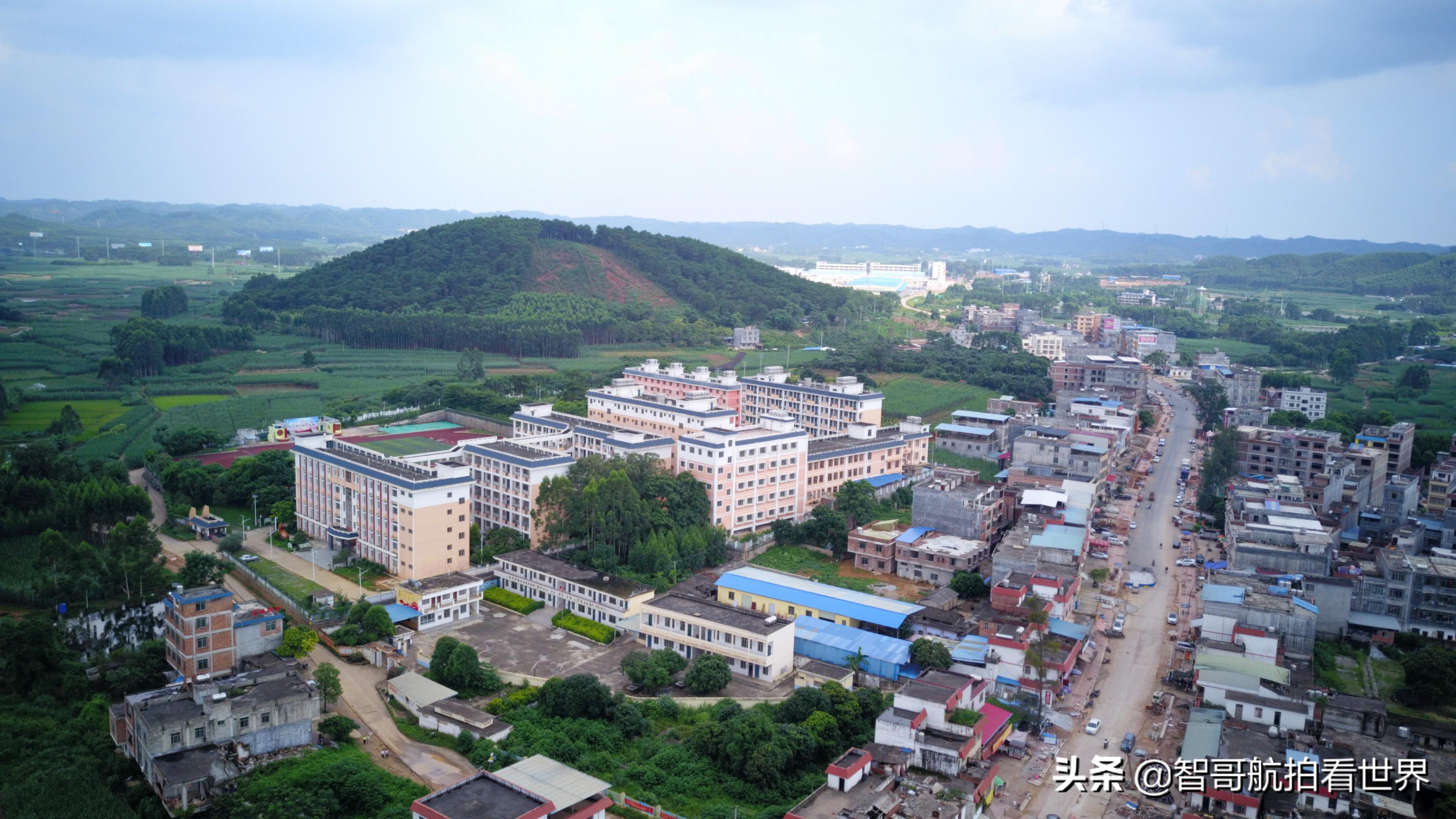 南宁最新网红打卡点——卡拉奇遇小镇，位于伶俐镇建工产业园