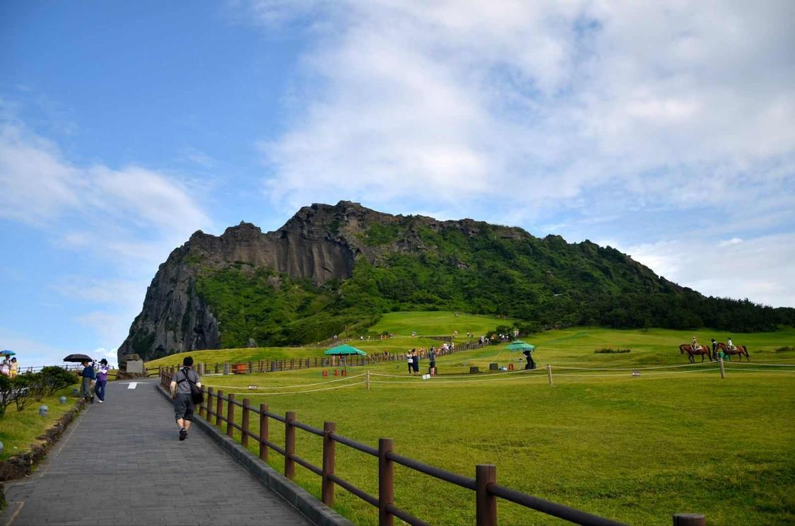 城山日出峰 城山日出峰 头条百科