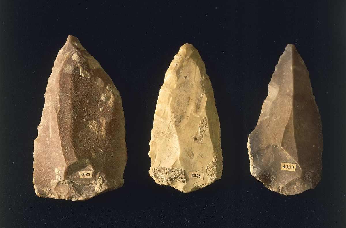 燧石[硅质岩石]_简介_化学组成_光学性质 - 头条百科