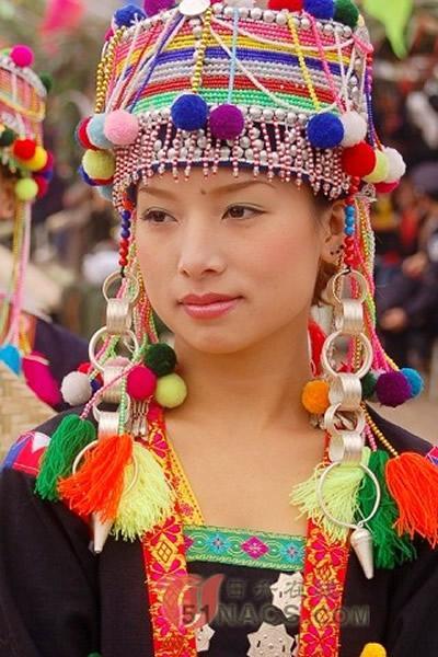 红河哈尼族女孩图片