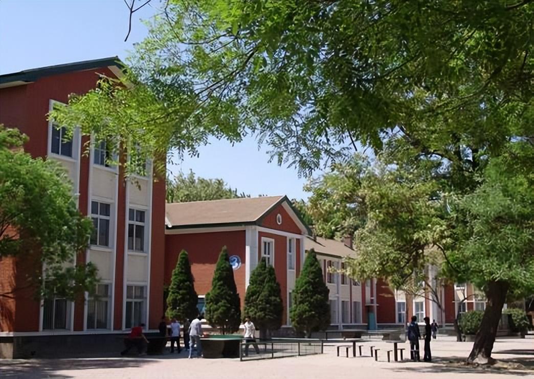 电力机车与城轨车辆毕业论文怎么写在校大学生该不该学驾照