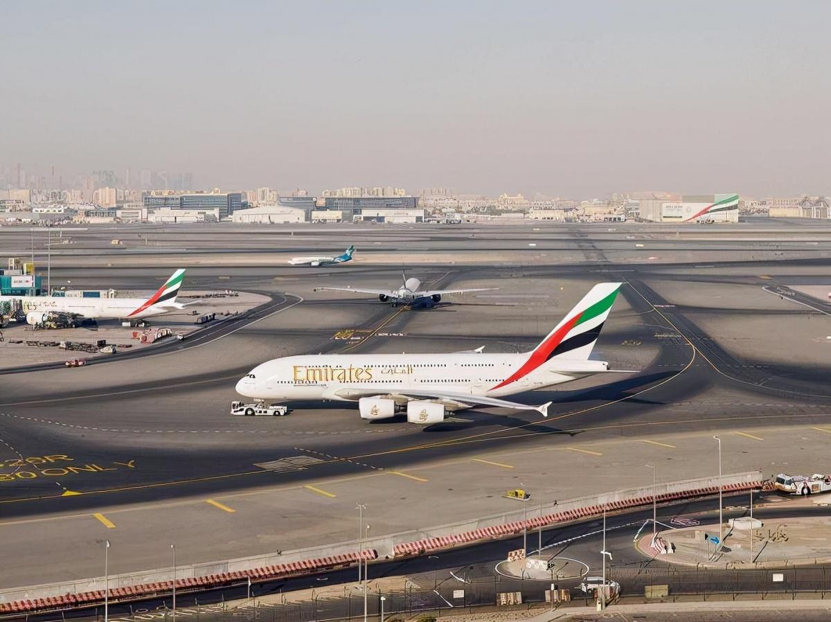 【携程攻略】迪拜国际机场，此次阿联酋旅行来回有幸乘坐阿联酋航空空客A380，进入迪拜机场，发现…