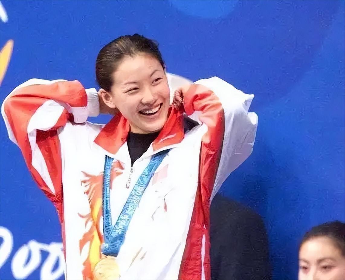 「跳水女皇」伏明霞成為最年輕世界冠軍 | 當年今日 | 今日焦點 | 當代中國